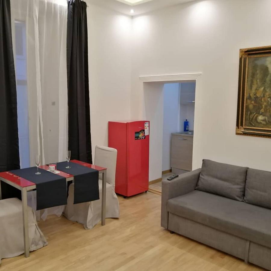 La Dimora Dei Borbone Apartment Naples Luaran gambar