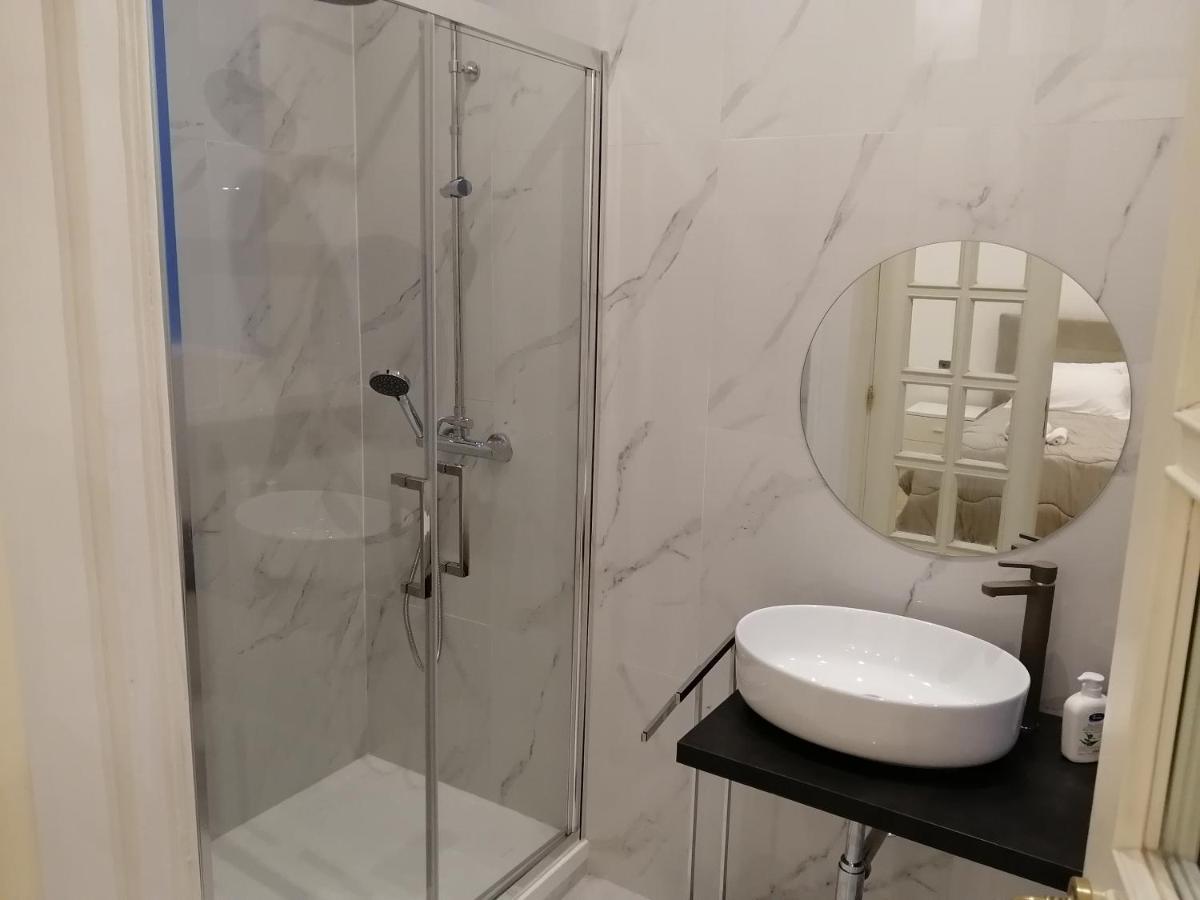 La Dimora Dei Borbone Apartment Naples Luaran gambar