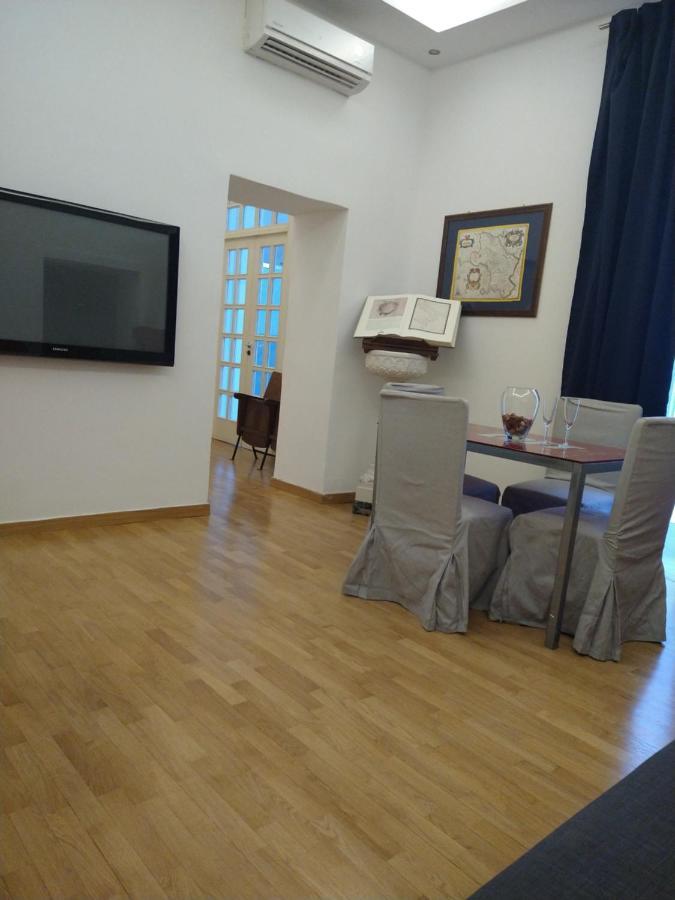 La Dimora Dei Borbone Apartment Naples Luaran gambar