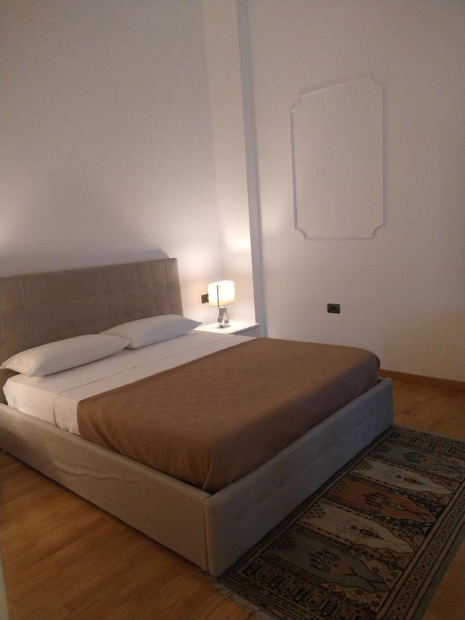 La Dimora Dei Borbone Apartment Naples Luaran gambar