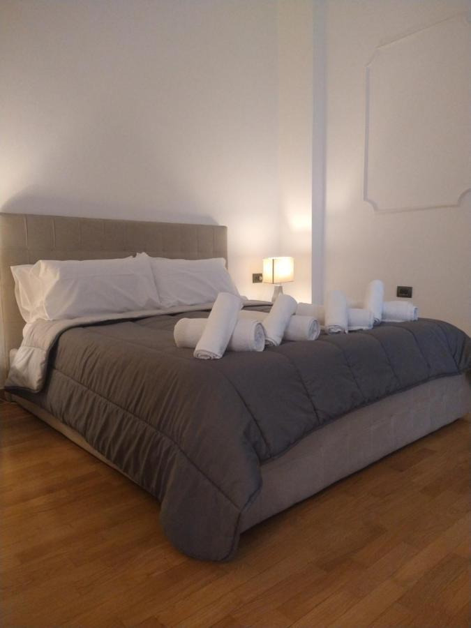 La Dimora Dei Borbone Apartment Naples Luaran gambar